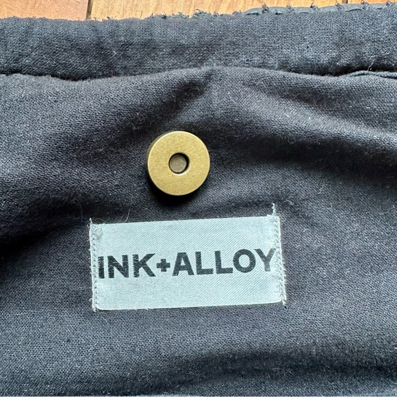 Ink + Alloy Large Leather Tote Bag - Picture 3 of 5